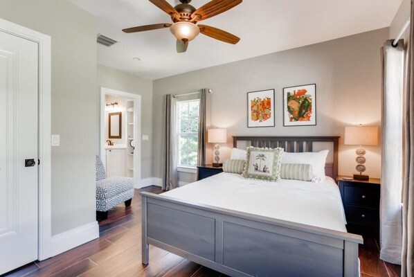 Ferienhaus, Mehrere Betten (Buttercup 3bd 3ba Sleep 7 on Quiet ) | 3 Schlafzimmer, kostenloses WLAN