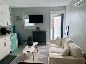 House, 3 Single Beds (Casa Sunshine   NEW) | Living area