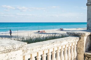 House, Multiple Beds (Key Lime Bungalow 2 BD 1 BA with priv) | Beach - Key Lime Bungalow 2 BD 1 BA With Private Pool (West Palm Beach)