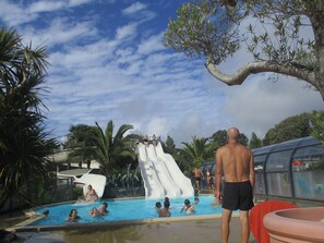 Pool - Mobilhome Avec Grande Terrasse, 6 Personnes, 3 Chambres, 2 Salles de Bain, 2 WC (Trégunc)