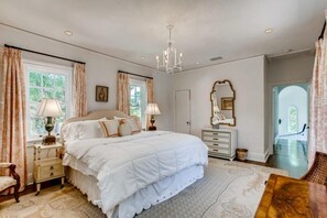Hus, flere senger (Villa Blanca  4bd 3.5ba  Private Pool) | 4 soverom