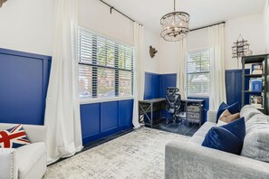 House, Multiple Beds (Villa Del Flamingo 4bd 3ba Private) | Business centre