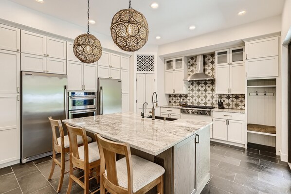 House, Multiple Beds (Villa Del Flamingo 4bd 3ba Private) | Private kitchen | Toaster - Villa Del Flamingo 4bd 3ba Private (West Palm Beach)