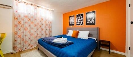 2 bedrooms, iron/ironing board, WiFi, bed sheets