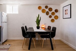 Dining - Mid or Long-Term | Hot Tub| Washer & Dryer (Kanab)