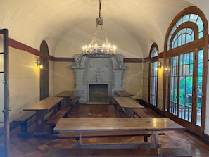 Dining - La Casa Roja Hostel (Santiago)