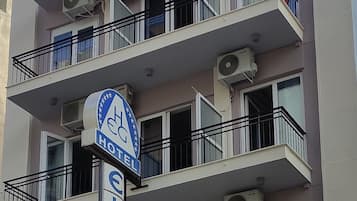 Fachada de la propiedad