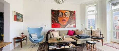 Télévision, chaîne hi-fi