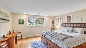3 bedrooms, WiFi, bed sheets - Eugene - Close to everything by RedAwning (Eugene)