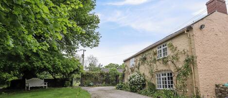 Cottage | Property grounds