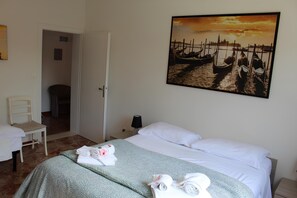 3 bedrooms, free WiFi, bed sheets