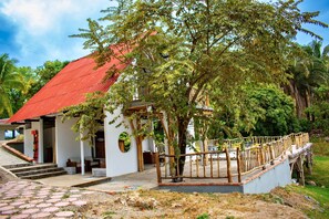 Reception - POINCOS ECO HOTEL (Prado)