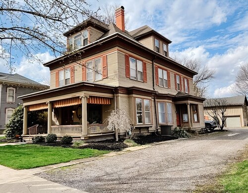 Spacious 5-Bedroom Victorian House in Charming Downtown Franklin