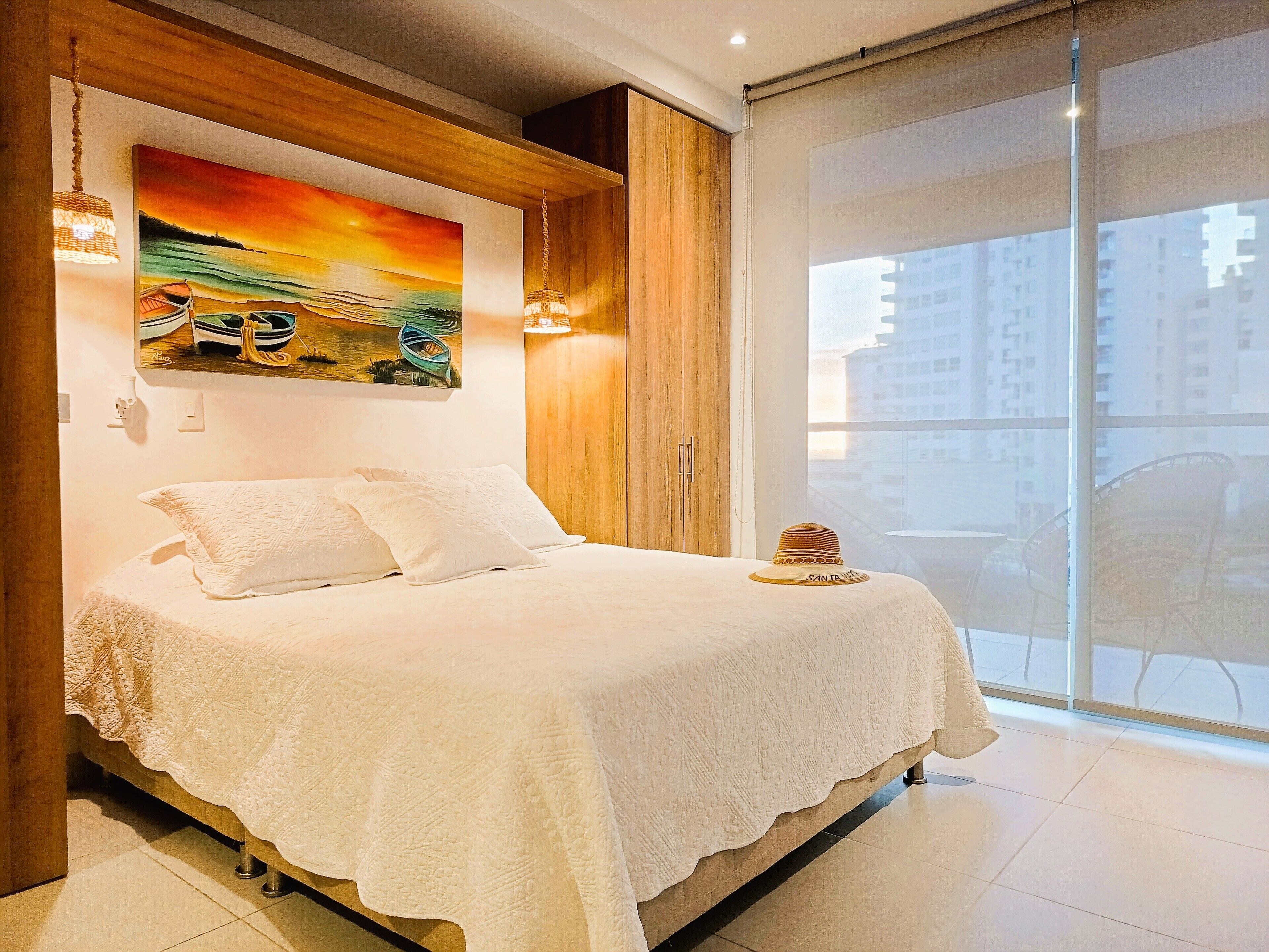 Estudio | Muebles diferentes, insonorización, wifi gratis y ropa de cama 
