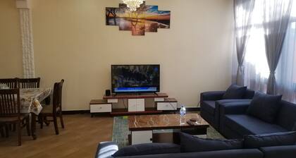 Superb 5-bedroom house in Anfo 105 Adebabay. Near Hamer Grocery.