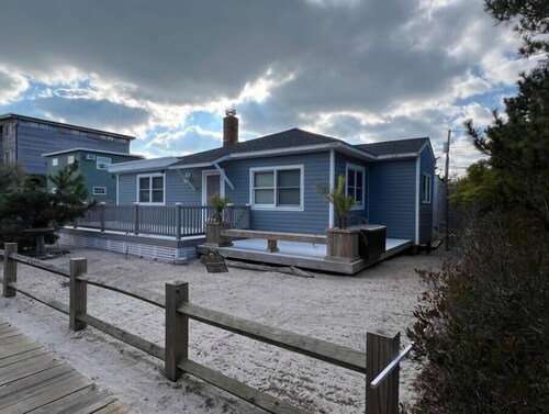 Cozy 4-bedroom House. Ocean Block
