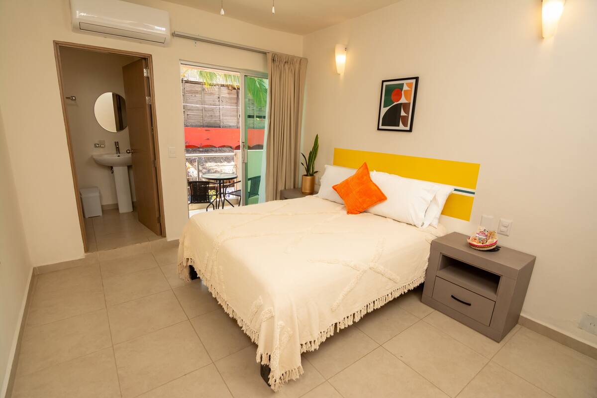 Queen Junior Bedroom Balcony