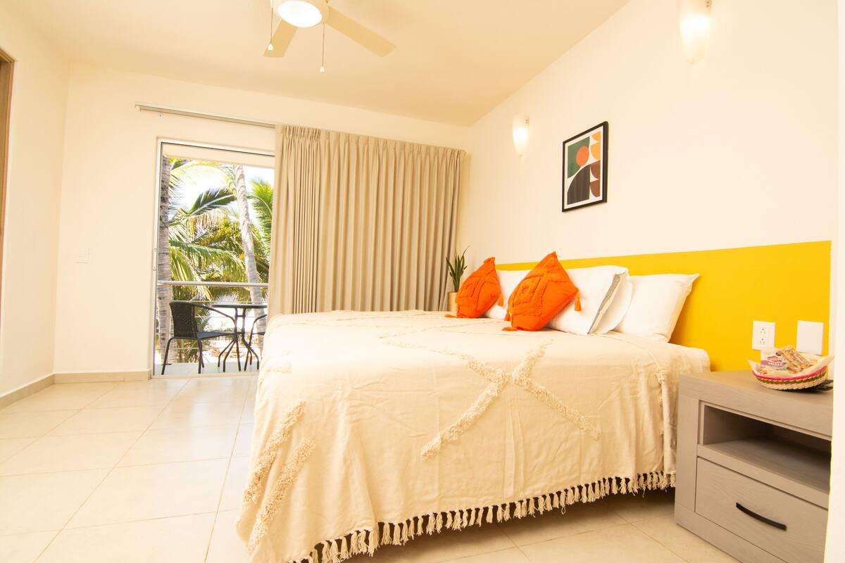 Master King Bedroom Ocean View Balcony