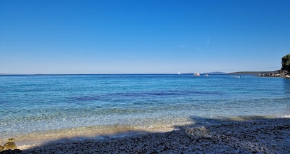 Cozy 1-bedroom apartment with WiFi, AC in wonderful Silba