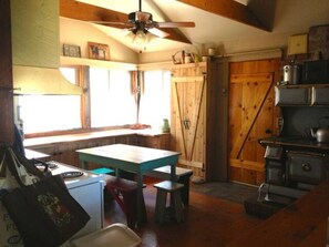 Mikrowelle, Ofen, Herdplatte, Geschirrspüler