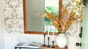 Interior - Charming Cottage Downtown Hattiesburg (Hattiesburg)