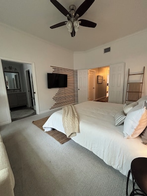 3 habitaciones, tabla de planchar con plancha, wifi y ropa de cama