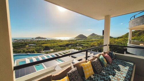 4 bedroom house in a serene section in hermitage with AC, WiFi & killer views