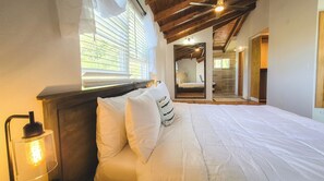 2 bedrooms, in-room safe, desk, iron/ironing board