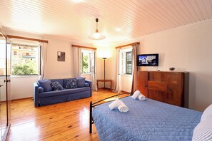 1 soverom, skrivebord, strykejern/-brett og wi-fi