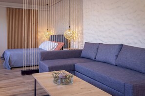 1 bedroom, iron/ironing board, bed sheets - Sandy Suite | Jacuzzi | 10min Walk to Ipsos Beach (Kato Agios Markos)