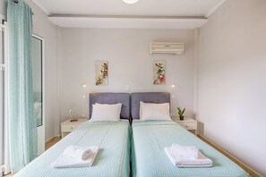 2 bedrooms, iron/ironing board, WiFi, bed sheets
