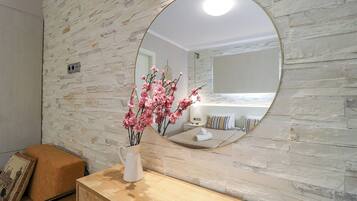 1 soverom, strykejern/-brett, wi-fi og sengetøy