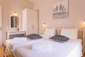 1 bedroom, iron/ironing board, bed sheets - Relax Studios EVEXIA - ground floor studio (Roda)