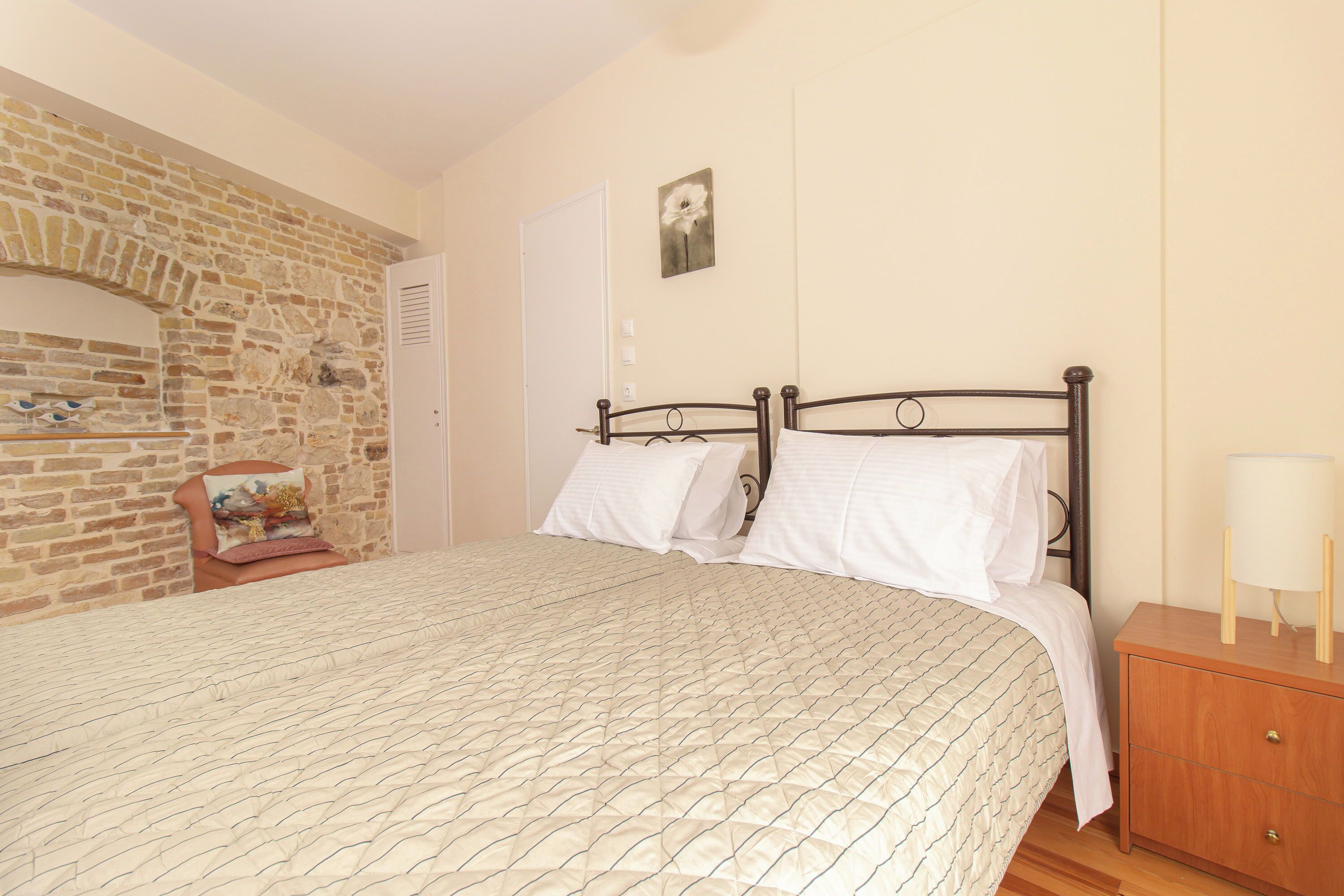 1 chambre, fer et planche à repasser, Wi-Fi, draps fournis