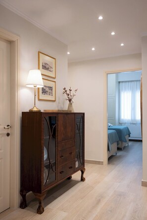 2 habitaciones, tabla de planchar con plancha, wifi y ropa de cama 