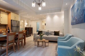 TV - Maria & Philip's Garitsa Hideaway (Corfu)