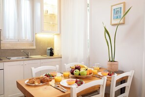 Dining - Studio No4, CasaNova, Corfu old town center (Corfu)