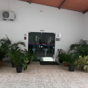 Exterior - Quarto Casal (Pernambués Salvador)