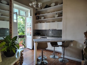 Classic Loft | Shared kitchen | Fridge, microwave, stovetop, cookware/dishes/utensils