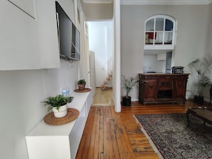 Classic Loft | Living area | Flat-screen TV