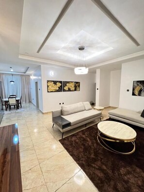 Luxury Room | Free WiFi, bed sheets - Pinkish By Riava Bed & Breakfast Abuja (Abuja)