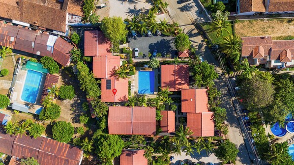 Exterior - Las Palmas Condo: Pool & Beach (Coco)