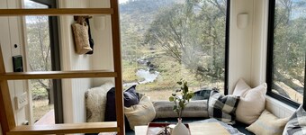 Moonbah Escapes "Wallaby" - Secluded Riverside tiny house in the Snowy Mountains