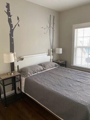 3 bedrooms, iron/ironing board, WiFi, bed sheets - Davidson House - 3 beds 2.5 baths (Davidson)