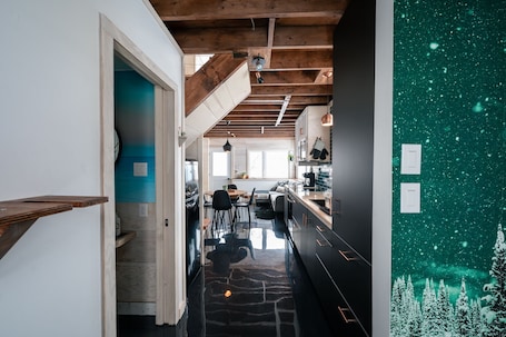Fridge, microwave, oven, stovetop. The Suite 608 - Luxurious loft, sauna and mountain