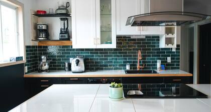 Murdoch Beach House - Fireplace and Sauna