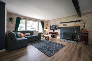 Fireplace, DVD player, table football, stereo