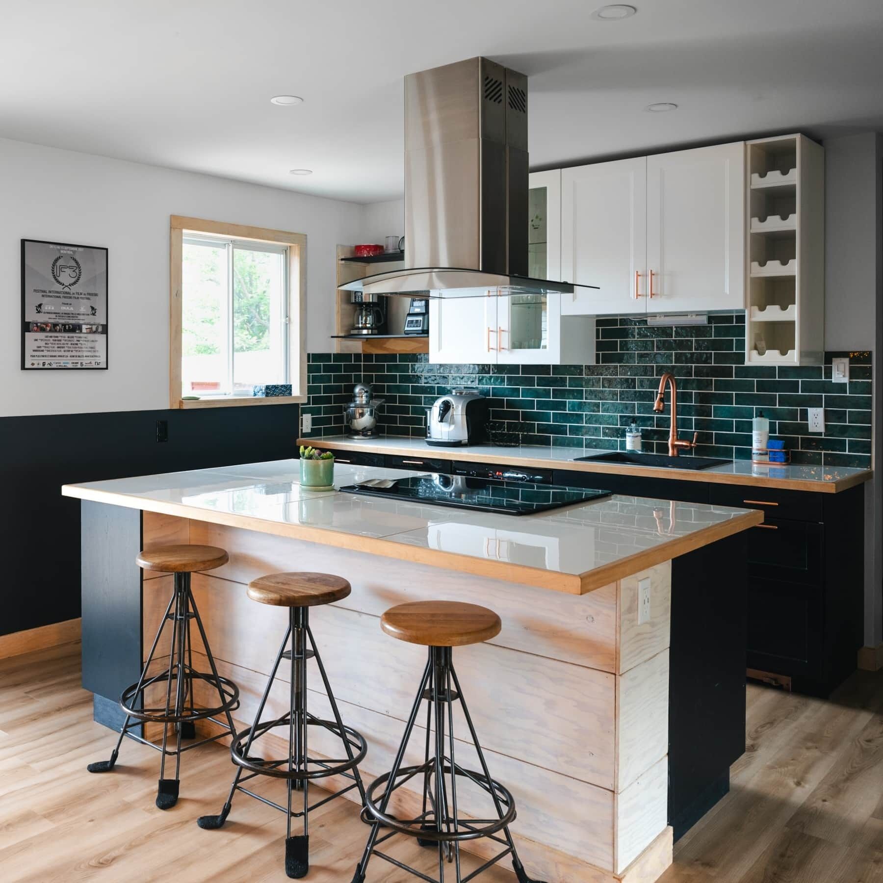 ثلاجة، ميكروويف، فرن، موقد طهي مسطح