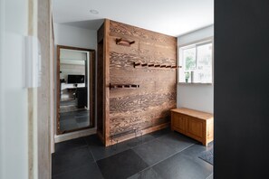 Unclassified image, 4 of 50, button