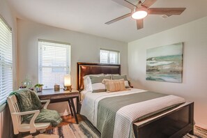 2 bedrooms, desk, iron/ironing board, Internet